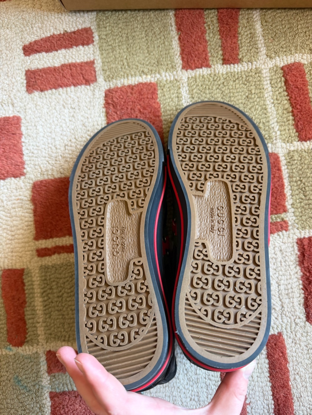 🆕 Gucci tennis shoes - Picture 9 of 9